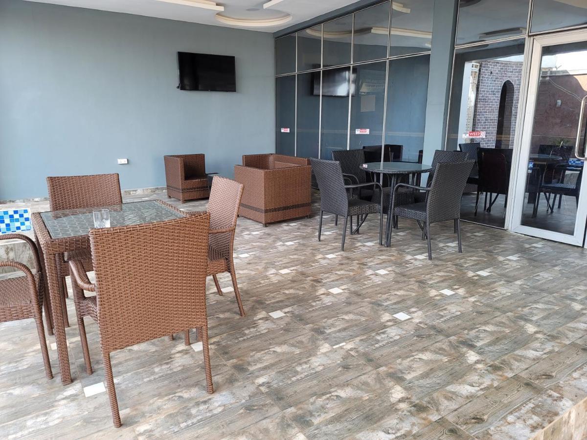 Camas Hotel & Suite Asero Abeokuta Bagian luar foto
